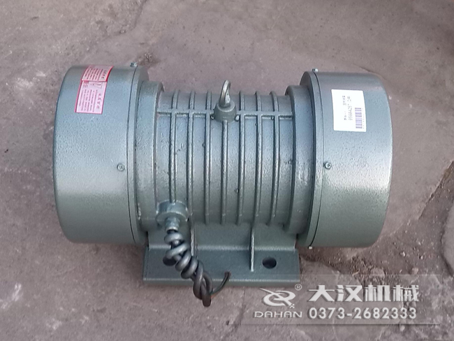 VB振動電機的選型要根據(jù)所匹配產(chǎn)品需要的激振大小，進(jìn)行選擇。